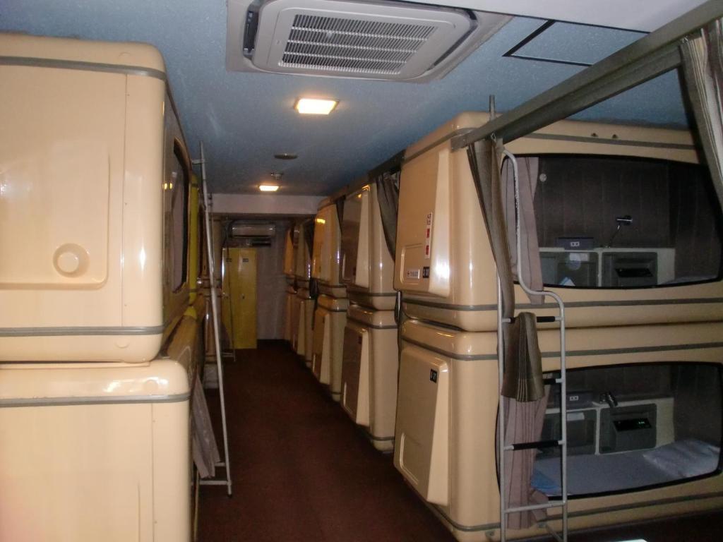 Kapslový hotel First Kyobashi 2*